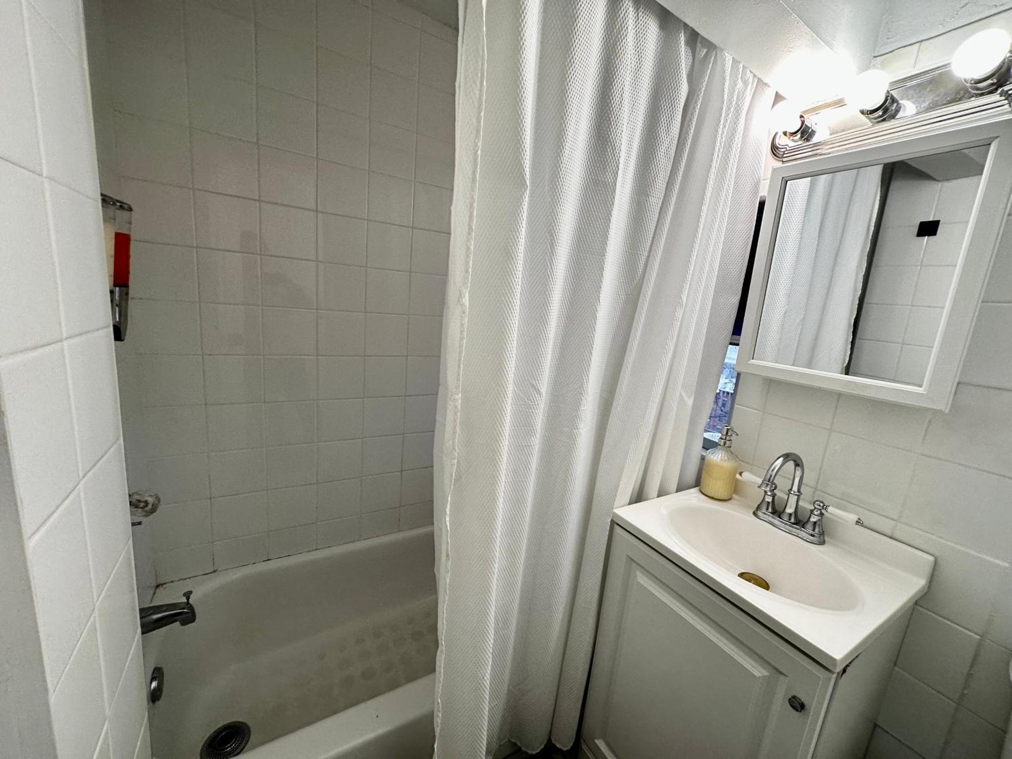 4-A Diamond In Yonkers Hotel Luaran gambar